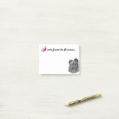 オリジナルのアートワークが付いているポメラニア犬のプリンセスのノート ポストイット (デスク上)