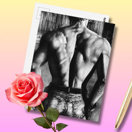 オリジナルアート ボディービルダー タイトなジーンズでクール ポストカード