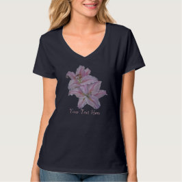 オリジナルデザインとピンクのユリの花フローラ Tシャツ