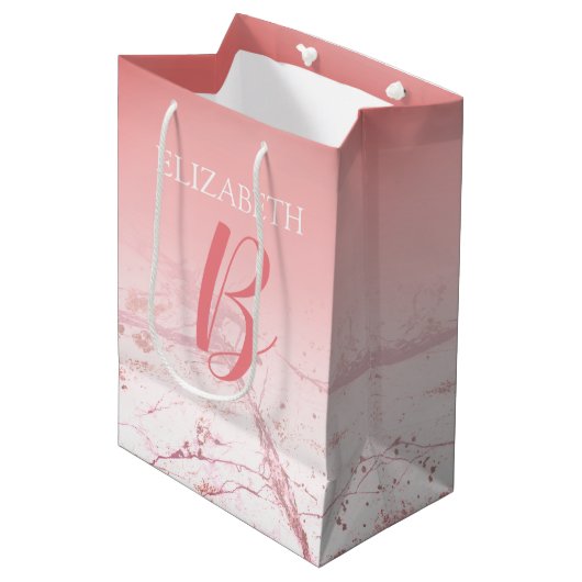 オリジナルネーム＆イニシャルスクリプトオンブレコーラル＆アブストラクト ミディアムペーパーバッグ (正面アングル)