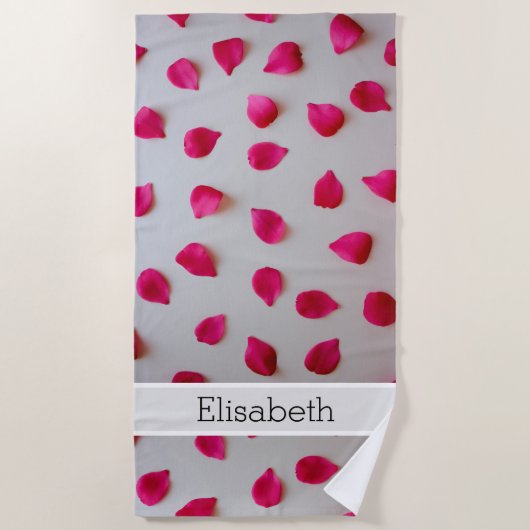 オリジナルビーチタオル - 赤いバラの花びら ビーチタオル (正面)