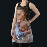 オリジナルフォトテンプレート ファミリーラブスクリプト エプロン<br><div class="desc">このデザインは、カスタマイズオプションを選択してテキストを追加したり、他の変更を加えたりすることで、個人のものにすることができます。

この製品に、デザインを別のアイテムに転写するオプションがある場合、必要に応じてデザインを調整してください。 このデザインを別の製品に使用したい場合や、支援が必要な場合は、colorflowcreations@gmail.comまでお問い合わせください。 

私の他のデザインをもっと見るには、または、www.facebook.com/colorflowcreations、www.instagram.com/colorflowcreations、www.twitter.com/colorflowart、www.pinterest.com/colorflowcreationsでフォローしてください。</div>