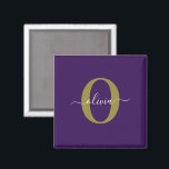 オリジナルモノグラムスクリプトネーム パープル ホワイト ゴールド マグネット<br><div class="desc">このエレガントなモノグラムとスタイリッシュなスクリプトネームデザインは、どんな機会でも贈り物として最適です。個人のイニシャルと名前でパーソナライズすることができます。デザインツールを使用してフォント、フォントの色、フォントサイズ、背景色を変更できます。JとQのイニシャルではフォントサイズを小さくする必要があります。デザインをカスタマイズするのを楽しんでください。</div>