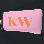 オリジナル ピンクとオレンジの大きなイニシャル カスタム ゴルフヘッドカバー<br><div class="desc">このパーソナライズされたゴルフヘッドカバーは、遊び心のあるピンクの背景とオレンジ色のモダンな文字でデザインされた大胆なイニシャルが特徴で、コースでのスタイリッシュでフェミニンな印象を与えます。イニシャルをカスタマイズして、結婚式の花嫁、ブライズメイド、またはゴルフを愛する友人への楽しくも上品なアクセサリーを作りましょう。バチェロレッテウィークエンド、ブライズパーティーのギフト、または思いやりのあるディテールが記憶に残るグループでのお出かけに最適です。個人のスタイル、モダンなデザイン、ゴルフゲームにちょっとした遊び心を加えることが好きな女性にぴったりです。</div>