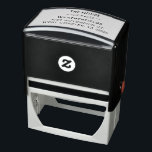 オリジナル ファミリー ネーム 将来のミスター&ミセス セルフインキングスタンプ<br><div class="desc">簡単にカスタマイズできるセルフインキングのリターンアドレスゴムスタンプを作成できます。 上の「パーソナライズ」ボタンをクリックして、名前、家族、または会社名と住所を入力するだけです。
自宅とビジネスの郵便に最適です。誕生日、結婚式、結婚記念日、卒業式、ブライズシャワー、ベビーシャワー、休日などの特別な機会のリターンアドレススタンプとしても使用できます。
9種類のインクカラーからお選びいただけます
お名前と住所がこのセルフインキングスタンプの表面積に収まらない場合は、サイズを1つ大きくお選びください</div>