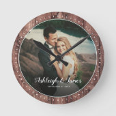 オリジナル ラスティック モダン ウェディング フォト スクリプト ウッド ラウンド壁時計 (正面)