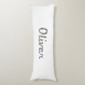 オリバーはっきりしたタイポグラフィと数々のカラーストーン ボディピロー (正面縦)