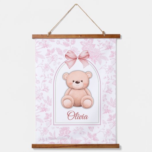 オリビア | カスタムピンクテディベア子供部屋デザイン 吊り下げ型タペストリー (正面)