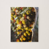 オリーブで作った詰まったタパス ジグソーパズル (縦)
