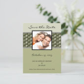 オリーブとアイボリーのペイズリー写真の日付を保存 案内ポストカード (スタンド正面)