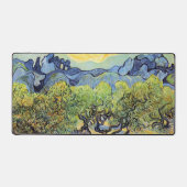 オリーブの木とアルピルズbyビンセント・ヴァン・ゴッホ デスクマット (正面)