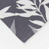 オリーブの木 – 濃い青 フリースブランケット (角)