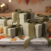 オリーブエレガントグリーンとホワイトシンストライプの ラッピングペーパー