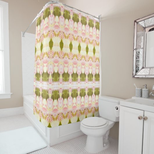 オリーブグリーンと珊瑚がアクセント付き シャワーカーテン (インサイチュ)