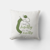 オリーブグリ感じーンニットでニット クッション (正面)