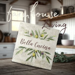 オリーブ素朴&ブランチベラキュチナブラウン タイル<br><div class="desc">Bella Cucina水素朴色のオリーブの花束の枝と葉の。茶色のスクリプト。同じコーディネートテーマで他のタイルとミックス&マッチして、完璧な外観を作成する。毎日「Zazzle」で100%顧客満足度。</div>