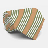 オリーブ緑と白ストライプ色のタンパターン ネクタイ (ロール)