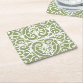オリーブ緑のスクロールワークパターン スクエアペーパーコースター (アングル)