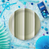 オリーブ緑の影のストライプ ペーパープレート (パーティー)