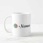 オリーブ色のNonno コーヒーマグカップ (左)