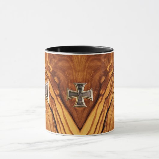 オリーブ色木、鉄の十字との節玉の木製の終わり マグカップ (中央)