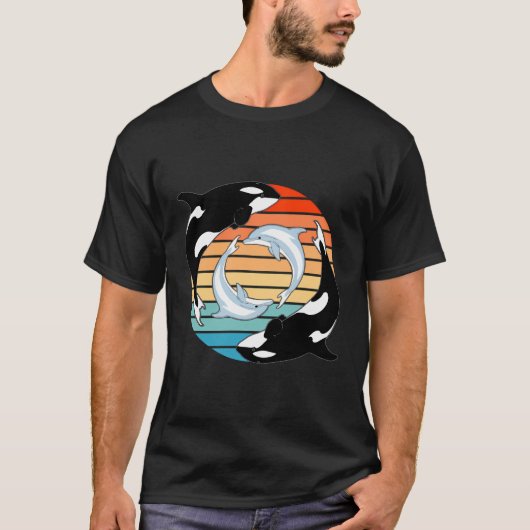 オルカクジラとイルカレトロサンセット Tシャツ (正面)