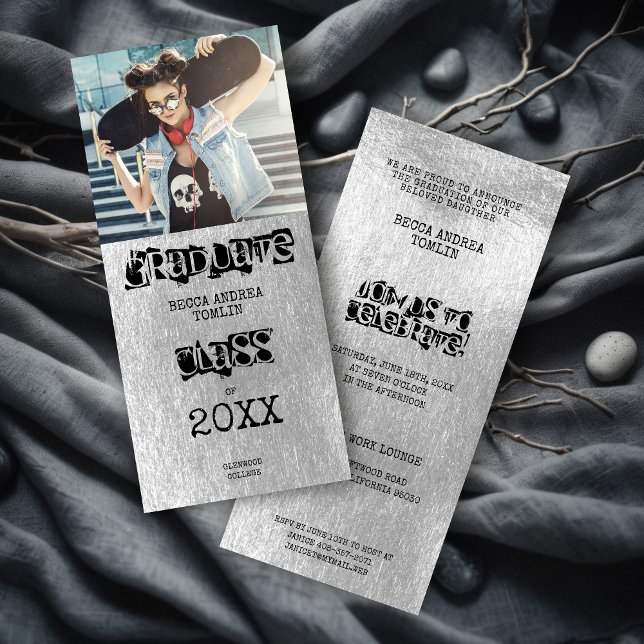 オルタナティブ・グランジ卒業 メタリックシルバーエフェクト (Alternative Grunge Graduation Metallic Silver Effect Photo Invitation. )