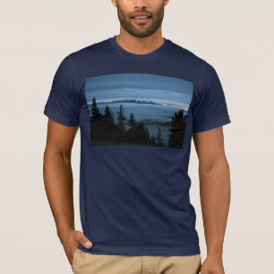 オレゴンの霧の森林 Tシャツ