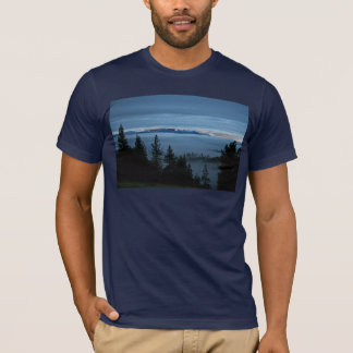 オレゴンの霧の森林 Tシャツ
