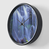 オレゴン中部カスケード山脈のプロキシ秋 壁時計 (傾斜)