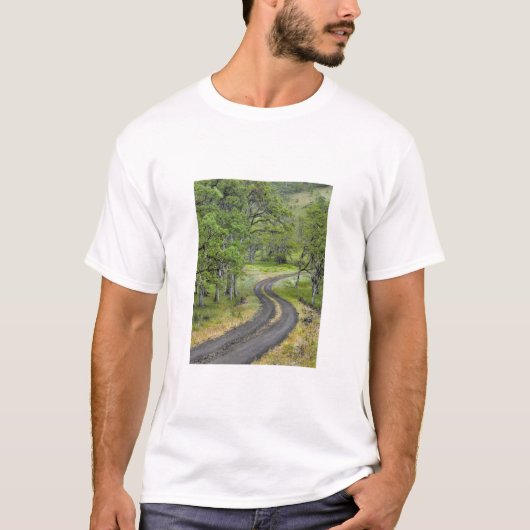 オレゴン州の並木道 Tシャツ (正面)