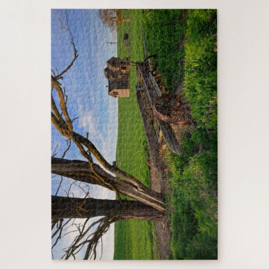 オレゴン州の小麦の畑で朽ち果てた古い農家 ジグソーパズル (縦)