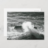 オレゴン州の広い平らな岩に当たる海波 シーズンポストカード (正面/裏面)