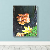 オレゴン州の木のキノコ キャンバスプリント (インサイチュ (ウッドフロア))