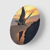 オレゴン州アメリカ夕日の岩層 ラウンド壁時計 (傾斜)