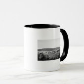 オレゴン州ウォルドポートの街並みを北向きに マグカップ (正面右)