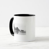 オレゴン州カノンビーチ近郊のアーチケープ マグカップ (正面左)