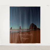 オレゴン州キャノンビーチのヘイスタックロック タペストリー (正面)