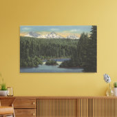 オレゴン州スコッツレイク – View of Three Sisters キャンバスプリント (インサイチュ (リビング))