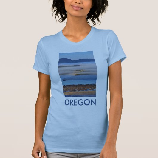 オレゴン州ネターツ湾の朝霧 Tシャツ (正面)