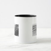 オレゴン州ネルスコットビーチシーンウォーターフロント マグカップ (中央)