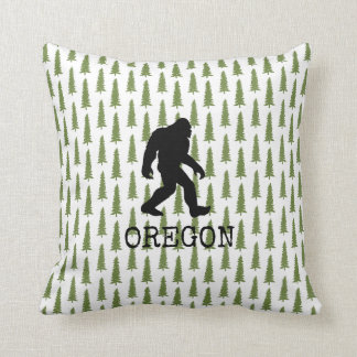 オレゴン州ビッグフット装飾用クッション クッション