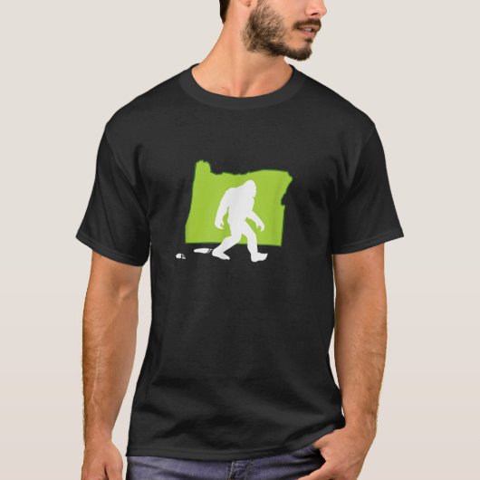 オレゴン州ビッグフートハンター Tシャツ (正面)