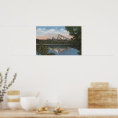 オレゴン州フッド山 – 2からの山の失った眺め ポスター (キッチン)