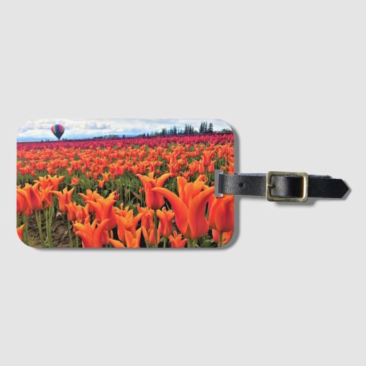 オレゴン州ホットエアバルーンで美しいチューリップフィールド ラゲッジタグ (正面横)