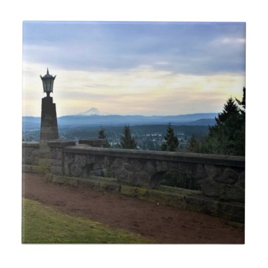 オレゴン州ポートランドのMt. Hoodの景色 タイル (正面)