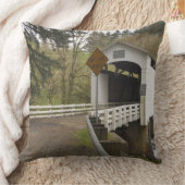 オレゴン州レーン郡の野生猫の橋 クッション (ブランケット)