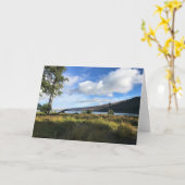 オレゴン州ワロア湖の景色 カード (黄色い花)