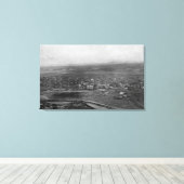 オレゴン州ヴァーレの町の写真の鳥瞰図 キャンバスプリント (インサイチュ (ウッドフロア))