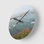 オレゴン海岸のシンプソンリーフオーバーロック ラウンド壁時計 (傾斜)